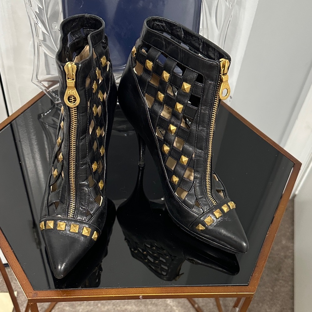 Oscar de la Renta Black and Gold Heeled Boots